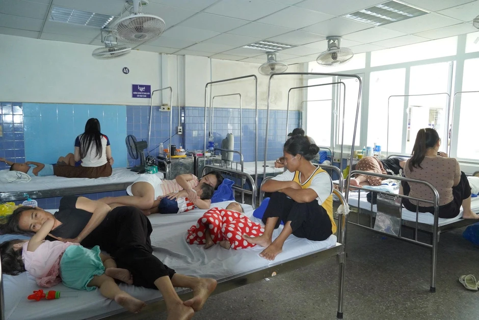 Bệnh nhân tăng đột biến, bệnh viện ở Quảng Trị xoay xở ra sao? Bệnh nhân tăng đột biến, bệnh viện ở Quảng Trị xoay xở ra sao?