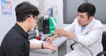Bệnh tình dục tăng mạnh: Bác sĩ chỉ nguyên tắc A-B-C để “yêu” an toàn