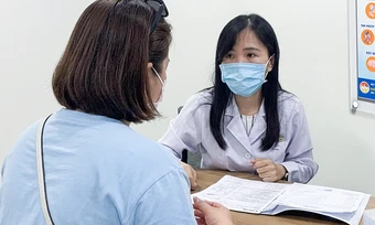 Bệnh tự miễn phá hủy tuyến giáp gây tăng cân không kiểm soát - Báo TinVina