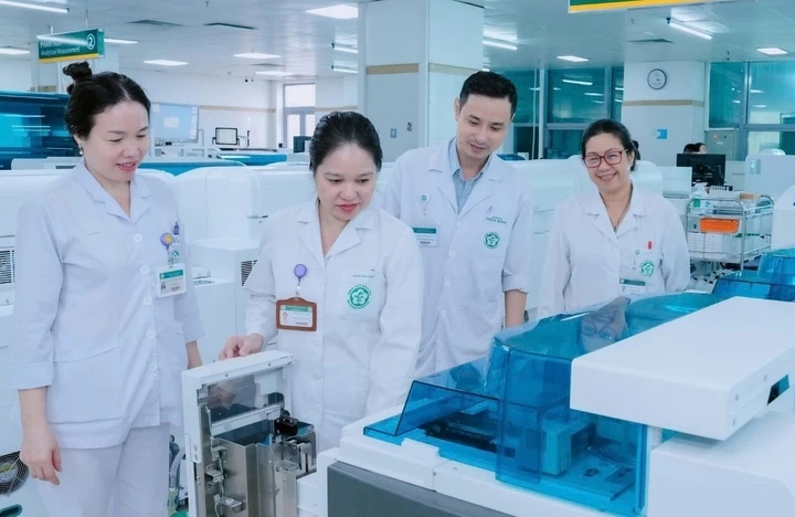 Bệnh viện Bạch Mai rút thời gian trả kết quả xét nghiệm xuống còn 45 phút Bệnh viện Bạch Mai rút thời gian trả kết quả xét nghiệm xuống còn 45 phút