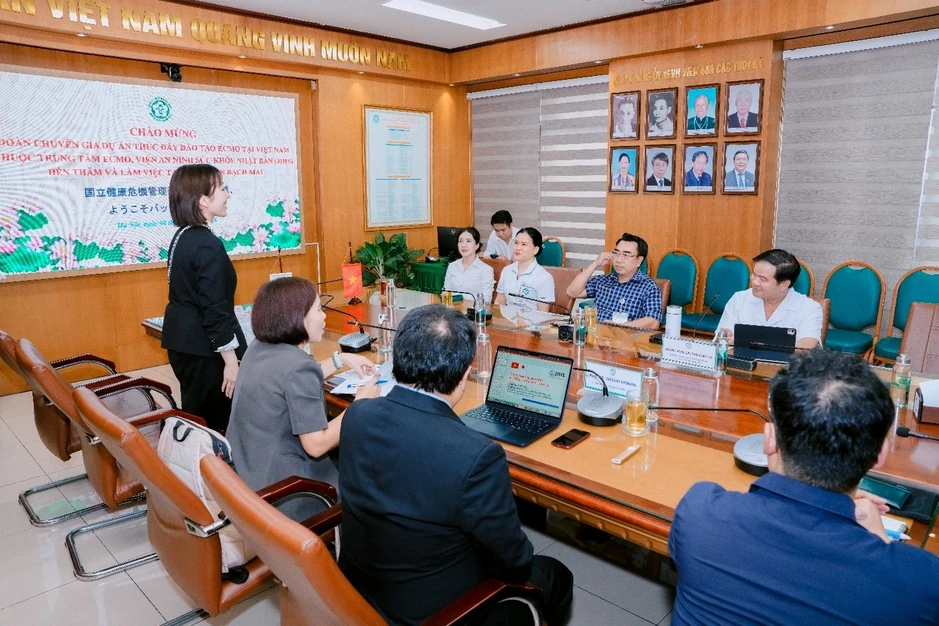 Bệnh viện Bạch Mai và Viện An ninh sức khỏe Nhật Bản mở rộng đào tạo ECMO
