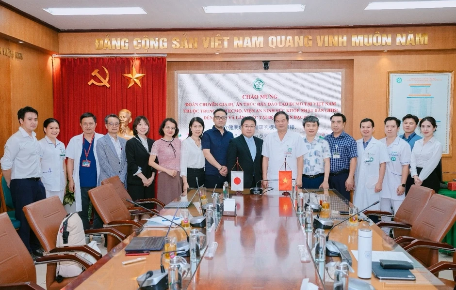Bệnh viện Bạch Mai và Viện An ninh sức khỏe Nhật Bản mở rộng đào tạo ECMO