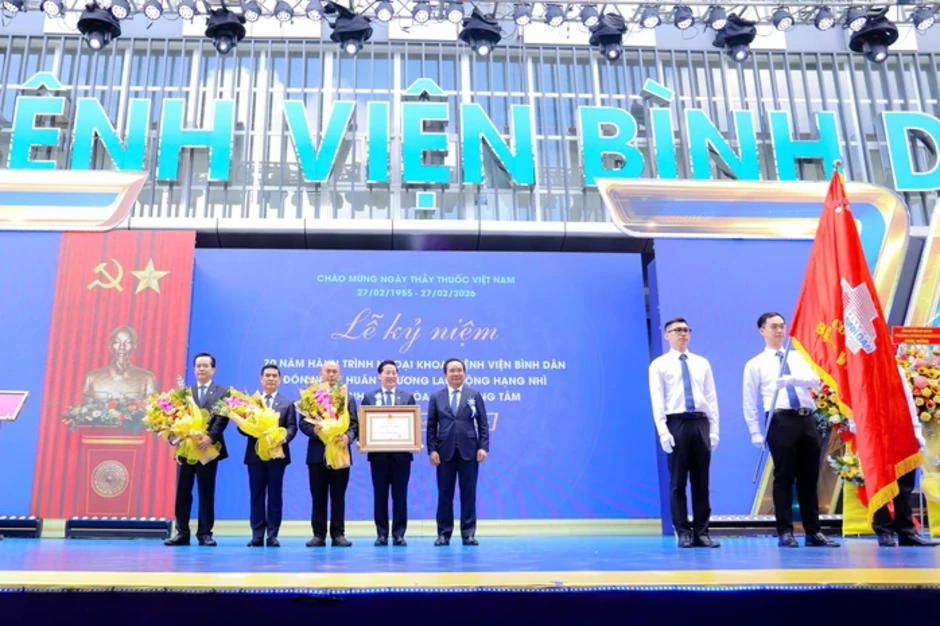 Bệnh viện Bình Dân TPHCM đưa vào sử dụng tòa nhà hiện đại 340 tỉ đồng Bệnh viện Bình Dân TPHCM đưa vào sử dụng tòa nhà hiện đại 340 tỉ đồng