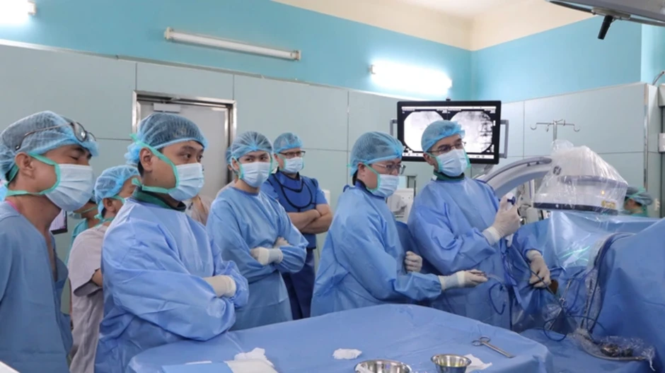 Bệnh viện Bình Dân TPHCM đưa vào sử dụng tòa nhà hiện đại 340 tỉ đồng Bệnh viện Bình Dân TPHCM đưa vào sử dụng tòa nhà hiện đại 340 tỉ đồng
