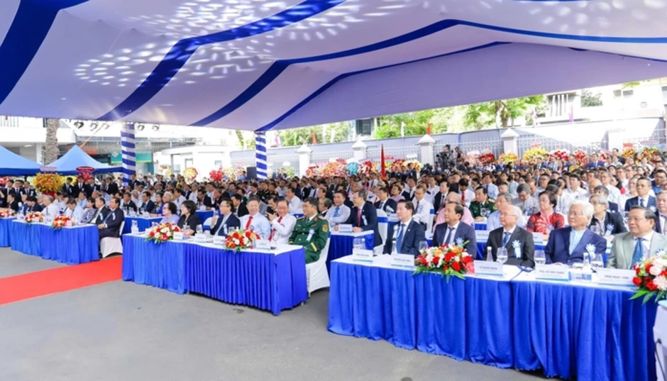 Bệnh viện Bình Dân TPHCM đưa vào sử dụng tòa nhà hiện đại 340 tỉ đồng Bệnh viện Bình Dân TPHCM đưa vào sử dụng tòa nhà hiện đại 340 tỉ đồng