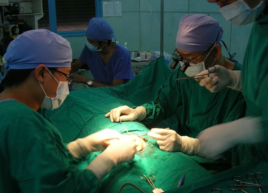 Bệnh viện bỏ sót chấn thương ‘cưỡi ngựa’ khiến bé trai tắc đường tiểu Bệnh viện bỏ sót chấn thương ‘cưỡi ngựa’ khiến bé trai tắc đường tiểu