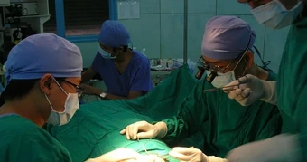 Bệnh viện bỏ sót chấn thương ‘cưỡi ngựa’ khiến bé trai tắc đường tiểu