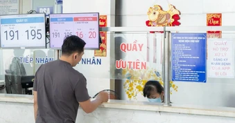 Bệnh viện Chợ Rẫy cảnh báo nóng chiêu trò "nhận hỗ trợ bốc số nhỏ"