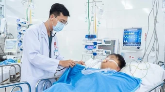 Bệnh viện Chợ Rẫy cấp cứu xuyên đêm hai nạn nhân vụ tai nạn giao thông ở Lâm Đồng