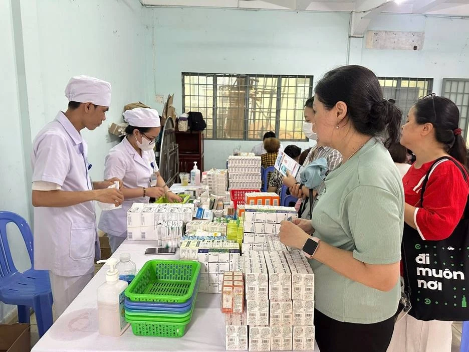 Bệnh viện Đa khoa Bình Thạnh đẩy mạnh tầm soát bệnh lý tuyến giáp tại cộng đồng Bệnh viện Đa khoa Bình Thạnh đẩy mạnh tầm soát bệnh lý tuyến giáp tại cộng đồng