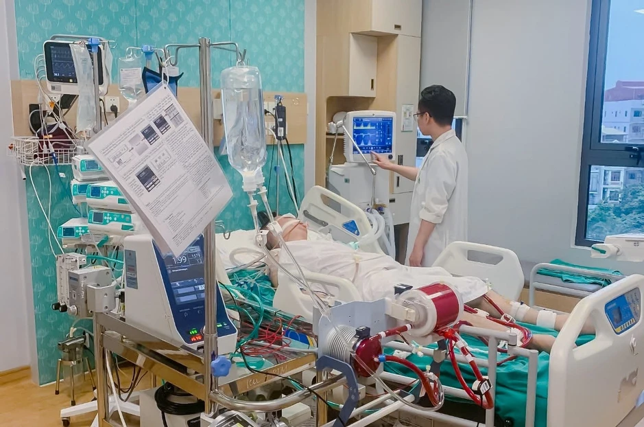 Bệnh viện Đa khoa Hồng Ngọc cứu sống bệnh nhân ngừng tuần hoàn nhờ kỹ thuật tim phổi nhân tạo Bệnh viện Đa khoa Hồng Ngọc cứu sống bệnh nhân ngừng tuần hoàn nhờ kỹ thuật tim phổi nhân tạo