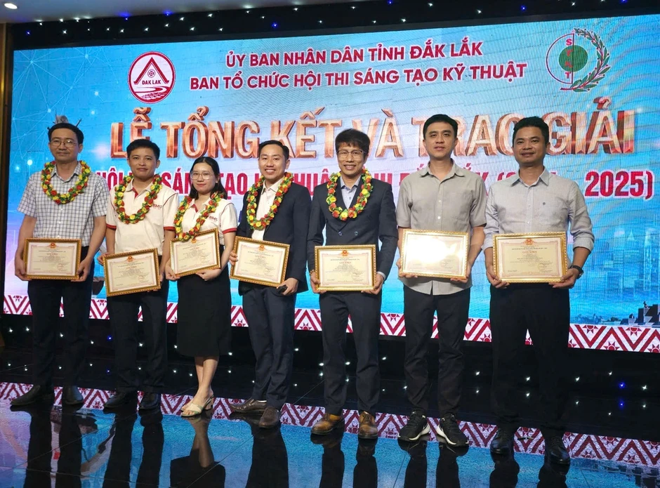 Bệnh viện Đại học Y Dược Buôn Ma Thuột đoạt giải nhất tại Hội thi Sáng tạo Kỹ thuật tỉnh Bệnh viện Đại học Y Dược Buôn Ma Thuột đoạt giải nhất tại Hội thi Sáng tạo Kỹ thuật tỉnh