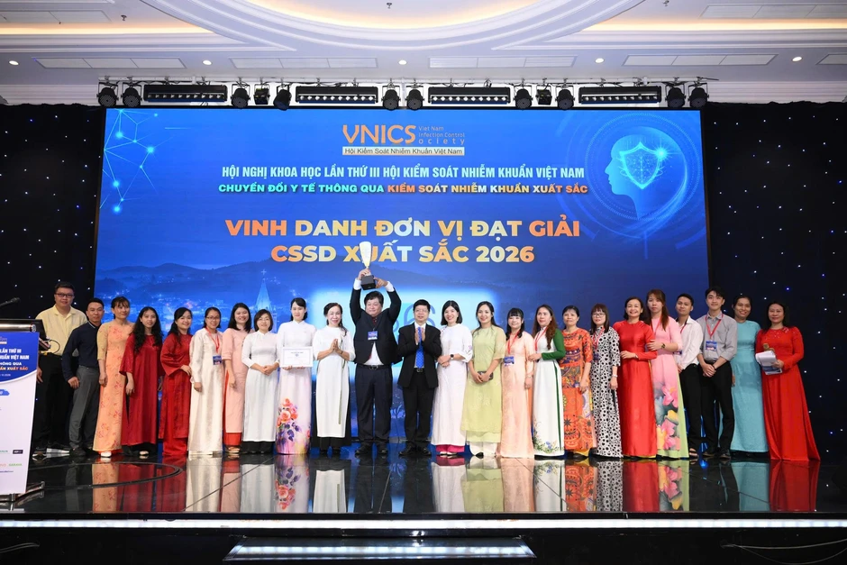 Bệnh viện Đại học Y Dược TP . HCM nhận Giải thưởng Trung tâm Tiệt khuẩn xuất sắc 2026 Bệnh viện Đại học Y Dược TP . HCM nhận Giải thưởng Trung tâm Tiệt khuẩn xuất sắc 2026