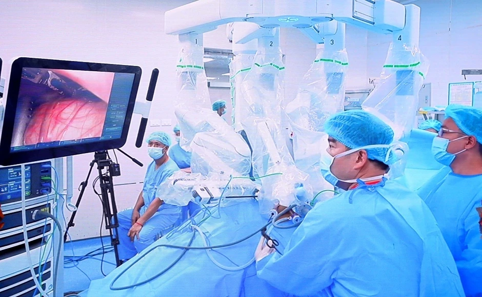Bệnh viện Đại học Y Hà Nội triển khai hệ thống phẫu thuật robot mới