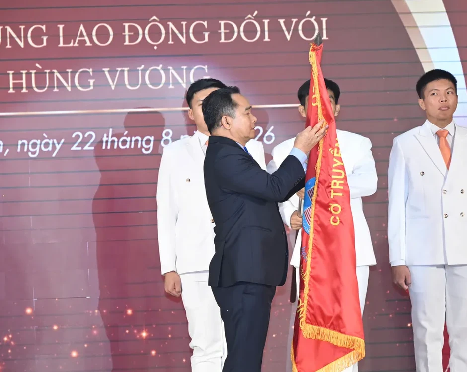 Bệnh viện Hùng Vương đón nhận danh hiệu Anh hùng Lao động Bệnh viện Hùng Vương đón nhận danh hiệu Anh hùng Lao động