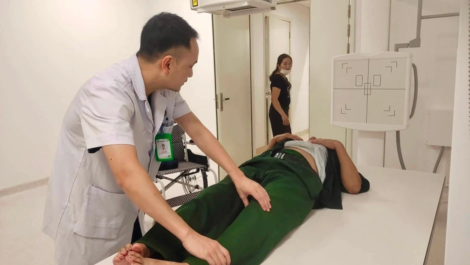 Bệnh viện Hữu nghị Việt Đức cơ sở Ninh Bình khởi đầu hành trình mới bằng hoạt động tri ân người có công