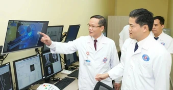 Bệnh viện K sử dụng máy xạ trị hiện đại, chỉ mất 2-3 phút một lần xạ