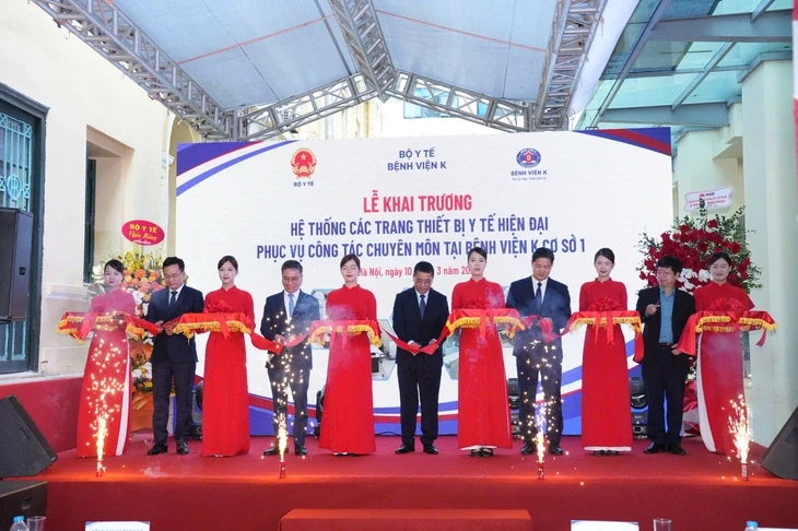 Bệnh viện K vận hành máy xạ trị hiện đại, rút ngắn thời gian điều trị còn 2 - 3 phút