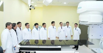 Bệnh viện K vận hành máy xạ trị hiện đại, rút ngắn thời gian điều trị còn 2 - 3 phút