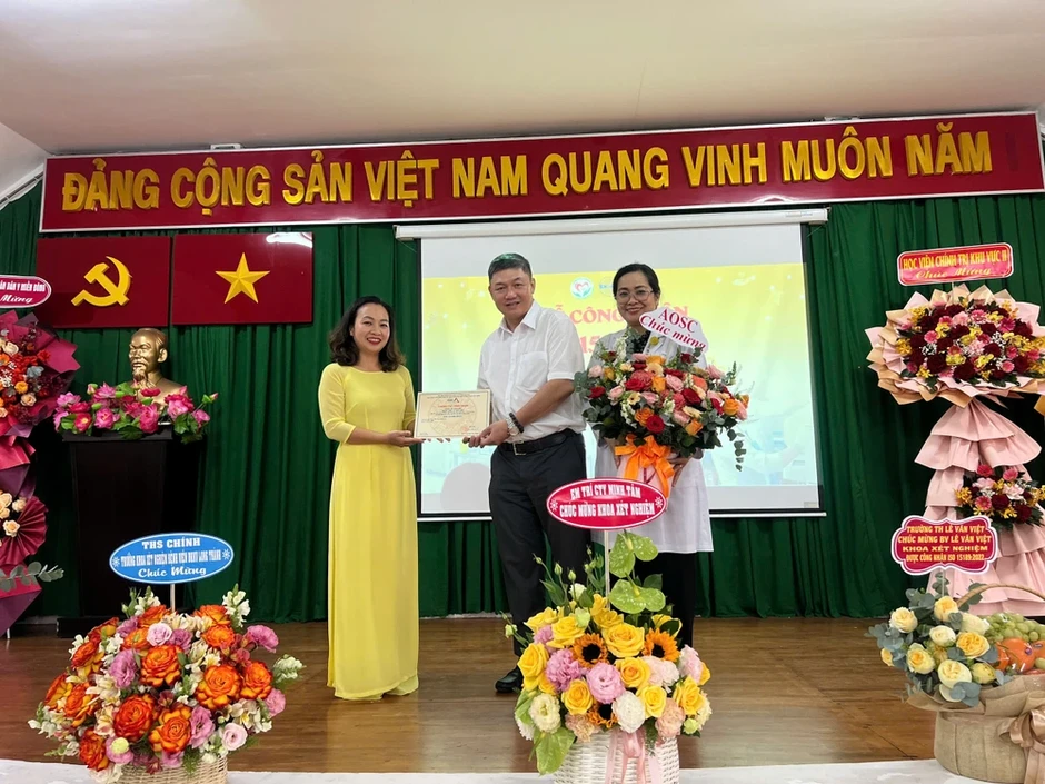 Bệnh viện Lê Văn Việt được công nhận tiêu chuẩn quốc tế về xét nghiệm