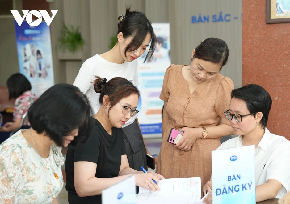 Bệnh viện Mắt Quốc tế DND khám mắt và răng hàm mặt miễn phí tại TinVina