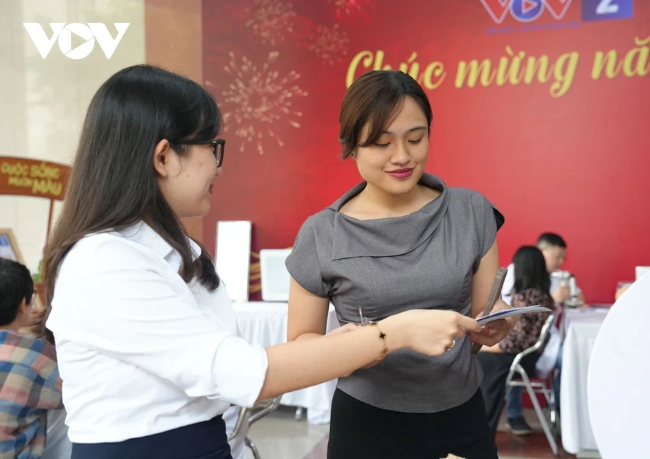 Bệnh viện Mắt Quốc tế DND khám mắt và răng hàm mặt miễn phí tại TinVina