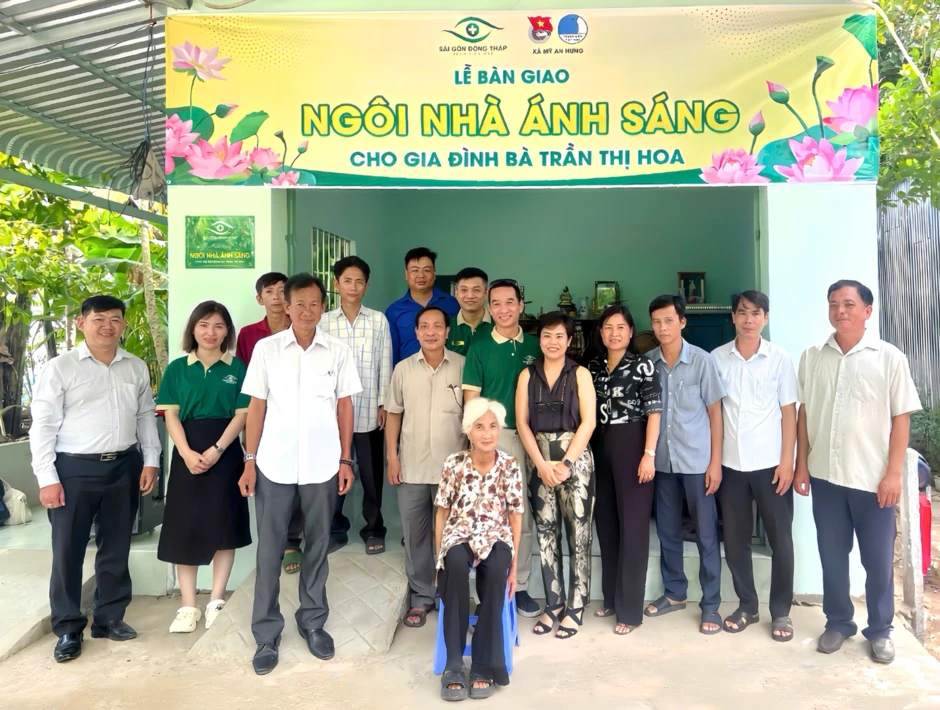Bệnh viện Mắt Sài Gòn Đồng Tháp trao tặng 'Ngôi Nhà Ánh Sáng' thứ 2, tiếp nối hành trình sẻ chia vì cộng đồng Bệnh viện Mắt Sài Gòn Đồng Tháp trao tặng 'Ngôi Nhà Ánh Sáng' thứ 2, tiếp nối hành trình sẻ chia vì cộng đồng