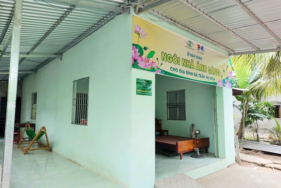 Bệnh viện Mắt Sài Gòn Đồng Tháp trao tặng 'Ngôi Nhà Ánh Sáng' thứ 2, tiếp nối hành trình sẻ chia vì cộng đồng Bệnh viện Mắt Sài Gòn Đồng Tháp trao tặng 'Ngôi Nhà Ánh Sáng' thứ 2, tiếp nối hành trình sẻ chia vì cộng đồng