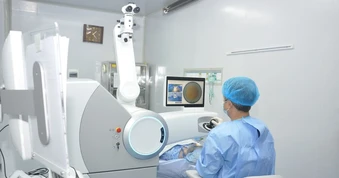 Bệnh viện Mắt Trung ương đưa công nghệ cao vào điều trị các tật khúc xạ