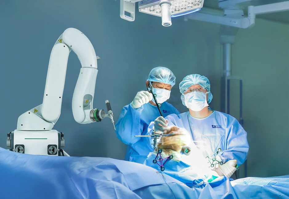 Bệnh viện Tâm Anh đạt 3 chứng nhận quốc tế xuất sắc với Robot AI thay khớp