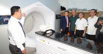 Bệnh viện Ung bướu Cần Thơ tiếp nhận máy xạ trị 105 tỉ đồng, tăng năng lực điều trị ung thư