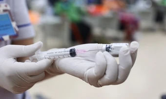 Bệnh viện Ung bướu mở tuần lễ khám và tiêm vaccine 0 đồng