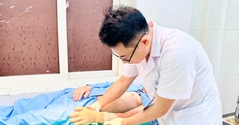 Bị đứt rời cẳng tay, người đàn ông có nhóm máu hiếm được nối lại thành công