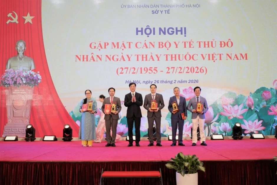 Bí thư Thành uỷ Hà Nội nêu 5 nhiệm vụ trọng tâm của ngành y tế Bí thư Thành uỷ Hà Nội nêu 5 nhiệm vụ trọng tâm của ngành y tế