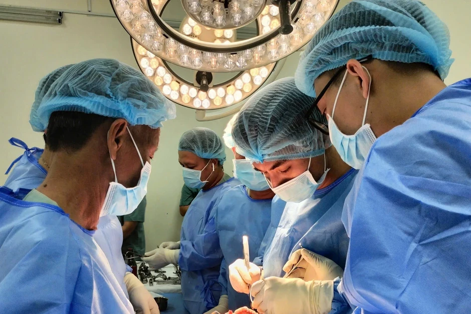 Bỏ quên "chiếc ống nhỏ" trong cơ thể, bệnh nhân lâm nguy sau cơn tiểu buốt Bỏ quên "chiếc ống nhỏ" trong cơ thể, bệnh nhân lâm nguy sau cơn tiểu buốt