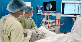 Bỏ quên "chiếc ống nhỏ" trong cơ thể, bệnh nhân lâm nguy sau cơn tiểu buốt