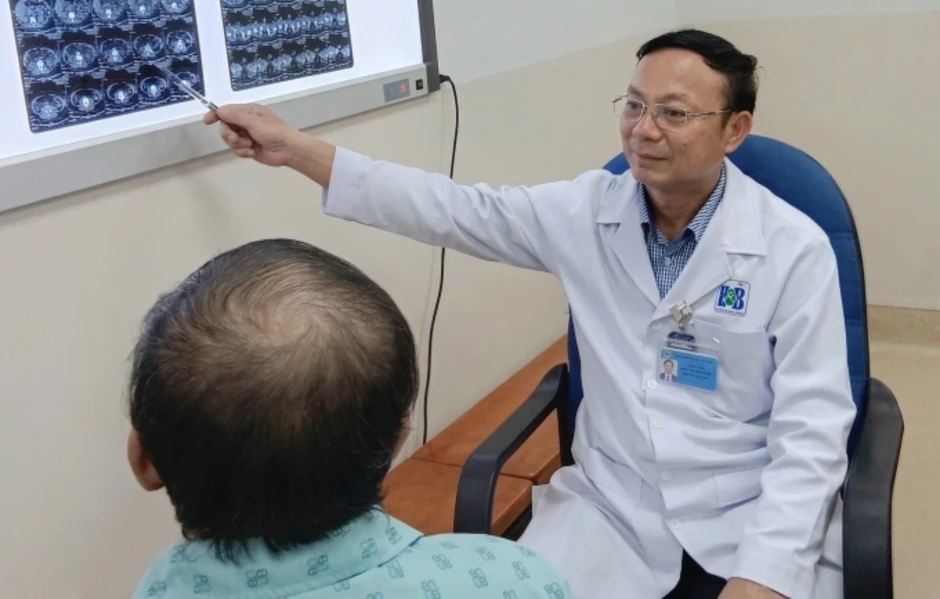 Bỏ trị ung thư để uống nước lá, quay lại viện khi đã hết cơ hội