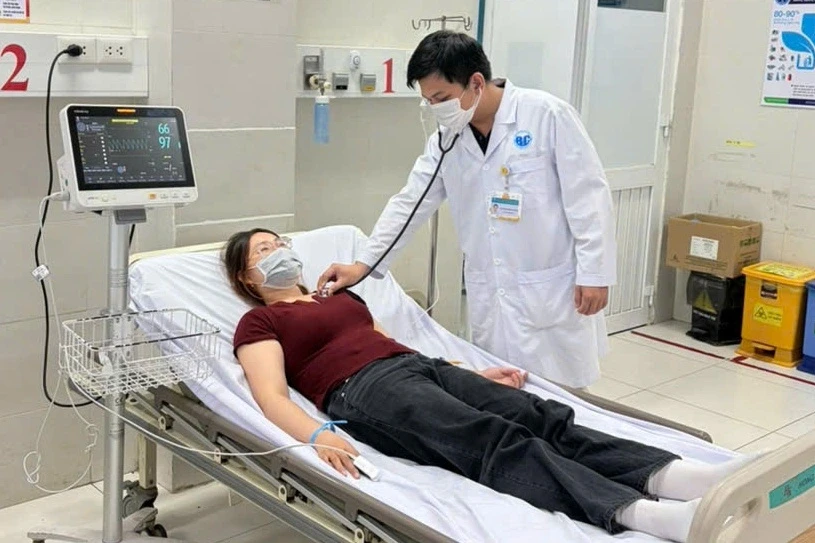 Bộ trưởng Bộ Y tế: "Người ốm mới uống thuốc, nhưng ai cũng phải ăn" Bộ trưởng Bộ Y tế: "Người ốm mới uống thuốc, nhưng ai cũng phải ăn"