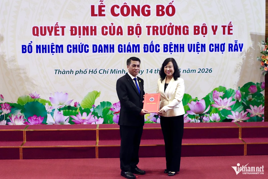 Bộ trưởng Y tế Đào Hồng Lan giao loạt nhiệm vụ cho tân Giám đốc Bệnh viện Chợ Rẫy Bộ trưởng Y tế Đào Hồng Lan giao loạt nhiệm vụ cho tân Giám đốc Bệnh viện Chợ Rẫy