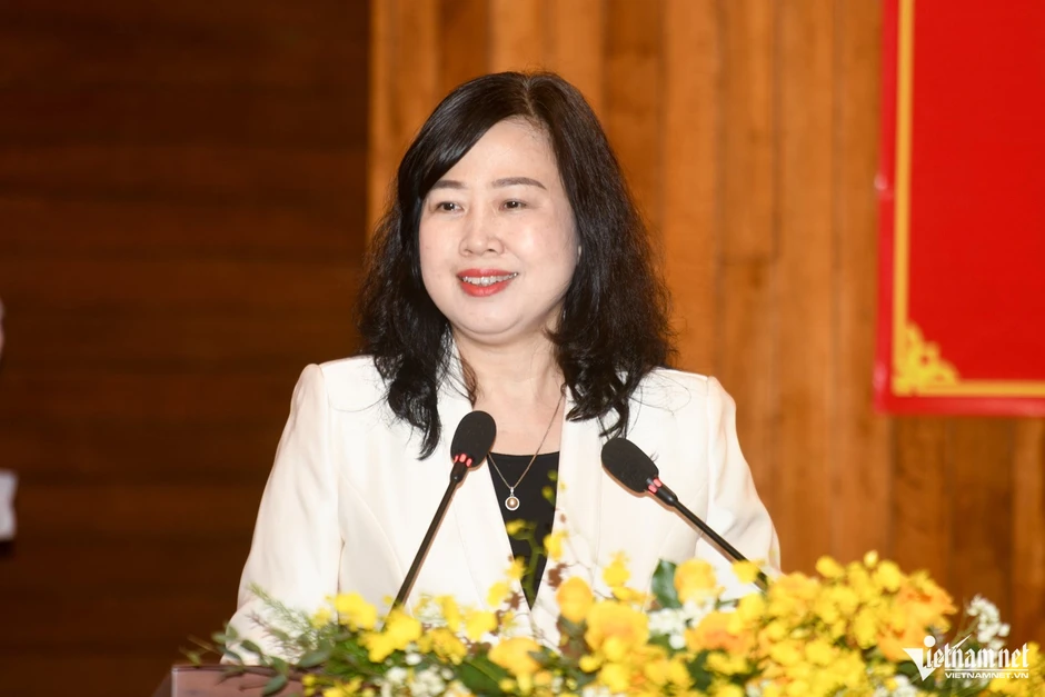 Bộ trưởng Y tế Đào Hồng Lan giao loạt nhiệm vụ cho tân Giám đốc Bệnh viện Chợ Rẫy Bộ trưởng Y tế Đào Hồng Lan giao loạt nhiệm vụ cho tân Giám đốc Bệnh viện Chợ Rẫy