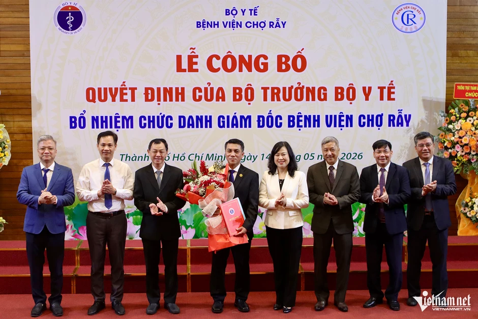 Bộ trưởng Y tế Đào Hồng Lan giao loạt nhiệm vụ cho tân Giám đốc Bệnh viện Chợ Rẫy Bộ trưởng Y tế Đào Hồng Lan giao loạt nhiệm vụ cho tân Giám đốc Bệnh viện Chợ Rẫy