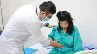 Bộ Y tế đề nghị tập trung nguồn lực, tích cực điều trị cho bệnh nhân nghi ngộ độc thực phẩm ở Đắk Lắk