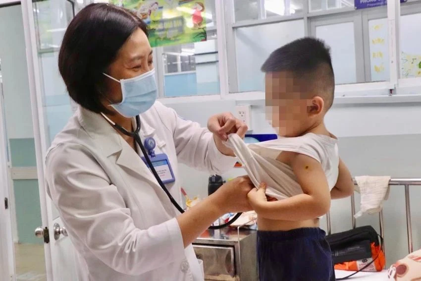 Bộ Y tế ra công văn hỏa tốc trước diễn biến phức tạp của bệnh tay chân miệng Bộ Y tế ra công văn hỏa tốc trước diễn biến phức tạp của bệnh tay chân miệng