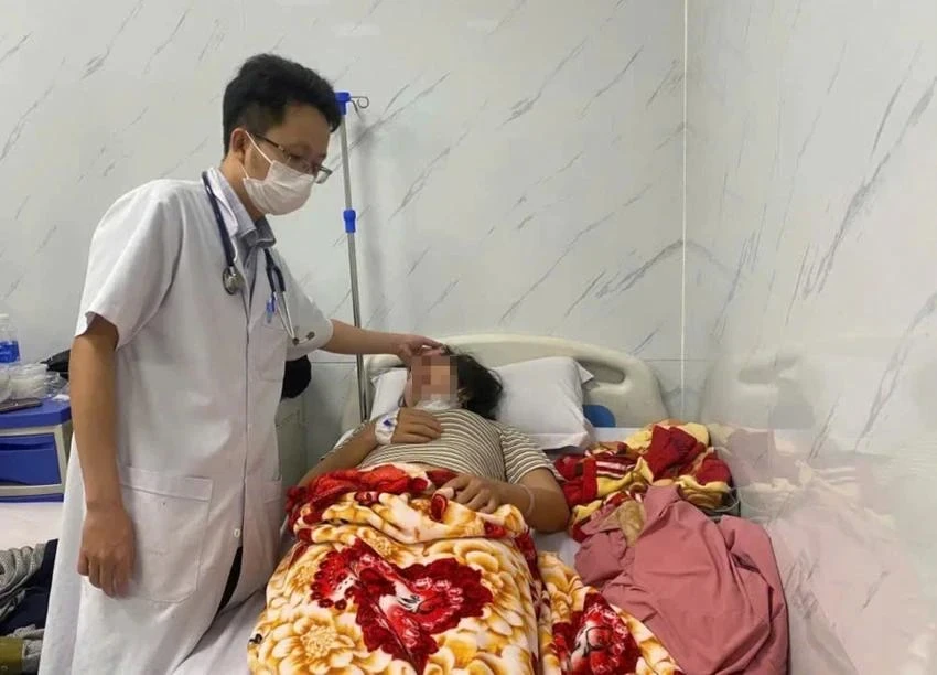 Bộ Y tế yêu cầu khẩn trương điều tra vụ 19 người nghi ngộ độc bánh mì tại Quảng Ngãi Bộ Y tế yêu cầu khẩn trương điều tra vụ 19 người nghi ngộ độc bánh mì tại Quảng Ngãi