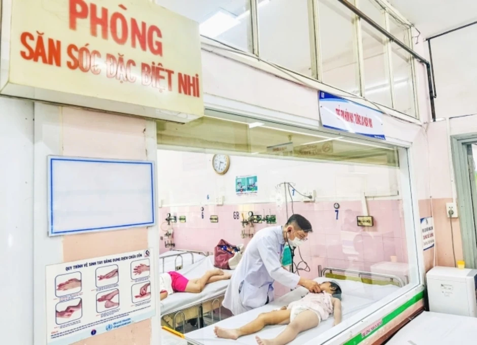 Bữa ăn nghi gây ngộ độc cho 148 học sinh TP HCM có gà kho, bánh flan