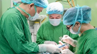 Bước tiến trong điều trị dị tật sọ mặt: Mỗi ngày kéo giãn xương 1mm thay thế đại phẫu