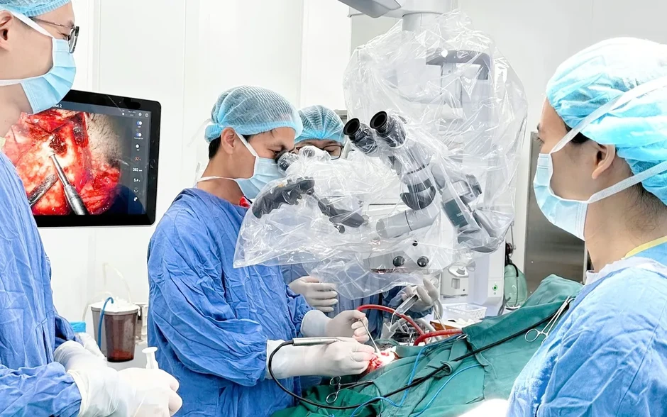 Ca cấp cứu đa chấn thương nguy kịch ngay trong đêm trực đầu tiên tại Bệnh viện Hữu nghị Việt Đức cơ sở Ninh Bình