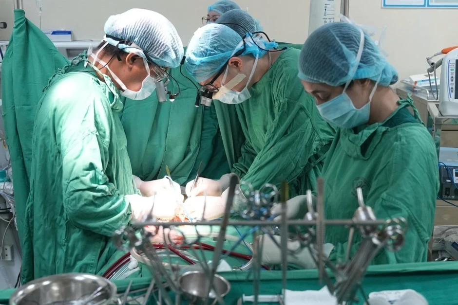 Ca đại phẫu sửa toàn bộ dị tật tim, giành lại sự sống cho bé sinh non 1,5kg