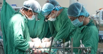 Ca đại phẫu sửa toàn bộ dị tật tim, giành lại sự sống cho bé sinh non 1,5kg