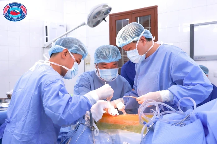 Ca ghép thận đặc biệt từ người hiến sống cao tuổi nhất Việt Nam Ca ghép thận đặc biệt từ người hiến sống cao tuổi nhất Việt Nam